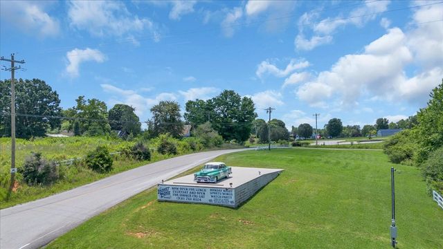 414 Watercolor Dr, Sparta, TN 38583