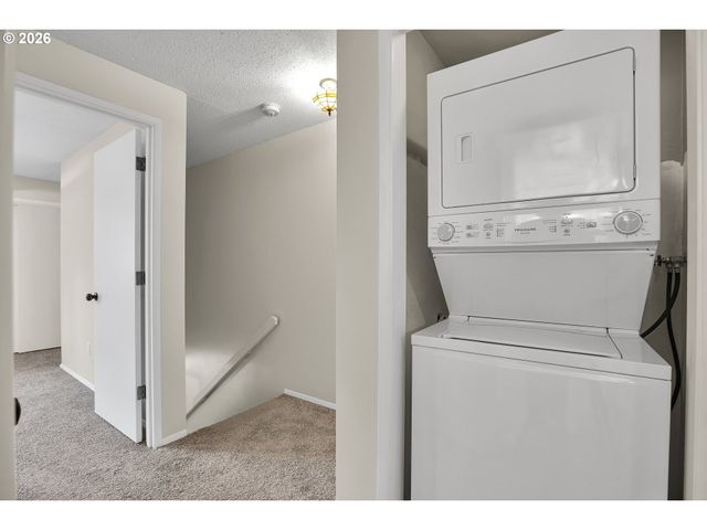 29750 Sw COURTSIDE Dr 1, Wilsonville, OR 97070