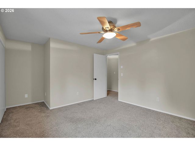 29750 Sw COURTSIDE Dr 1, Wilsonville, OR 97070