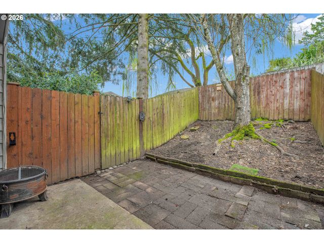 29750 Sw COURTSIDE Dr 1, Wilsonville, OR 97070