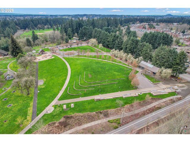 29750 Sw COURTSIDE Dr 1, Wilsonville, OR 97070