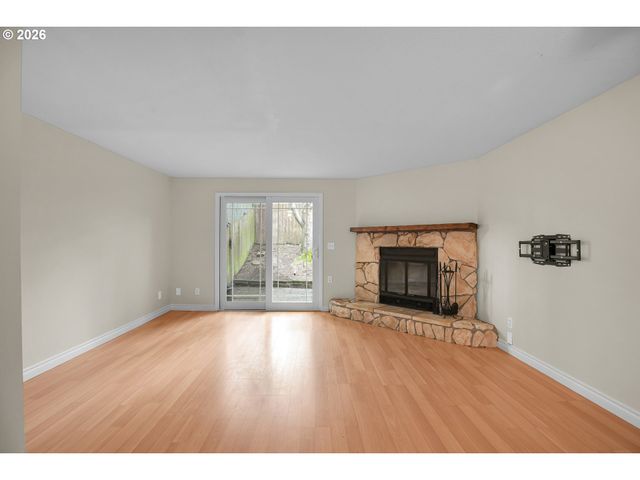 29750 Sw COURTSIDE Dr 1, Wilsonville, OR 97070