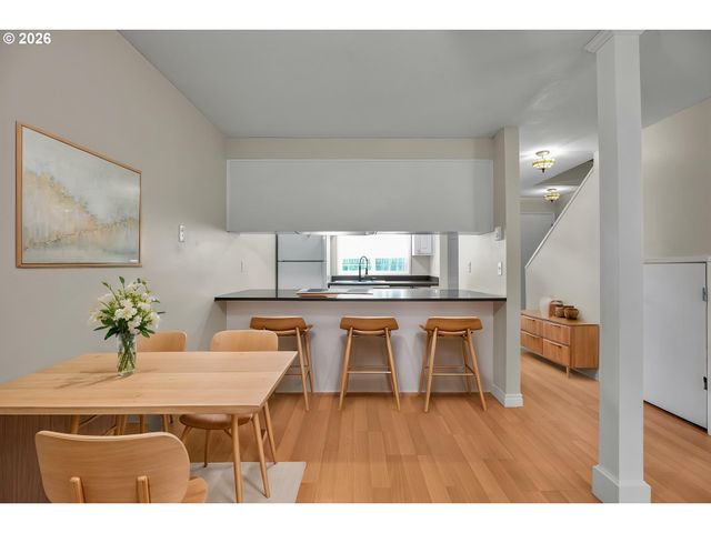 29750 Sw COURTSIDE Dr 1, Wilsonville, OR 97070