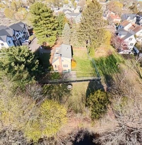48 River Ave, Newton, MA 02464