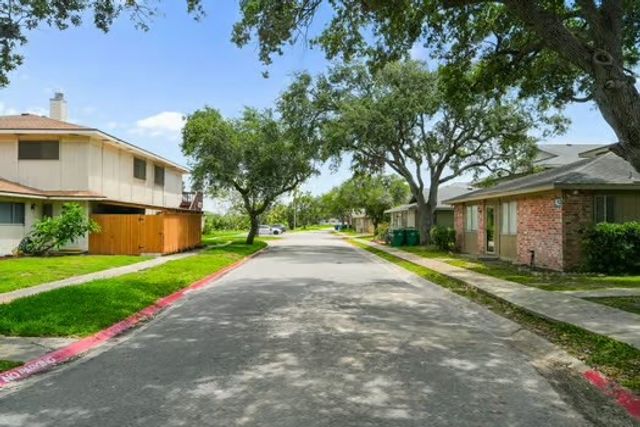 2056 Hidden Lake 3, Corpus Christi, TX 78412