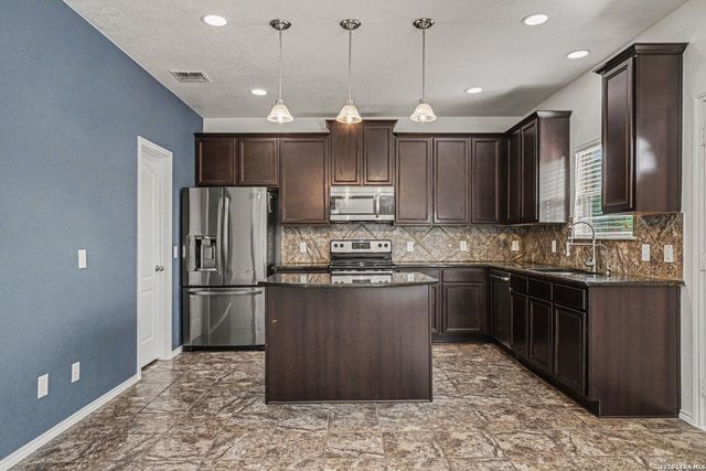 8410 Puente, San Antonio, TX 78223