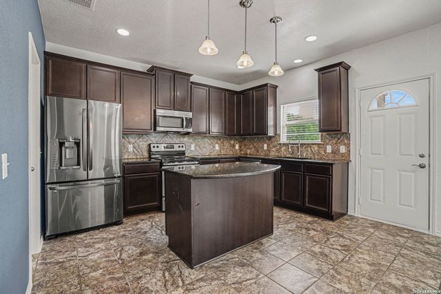 8410 Puente, San Antonio, TX 78223