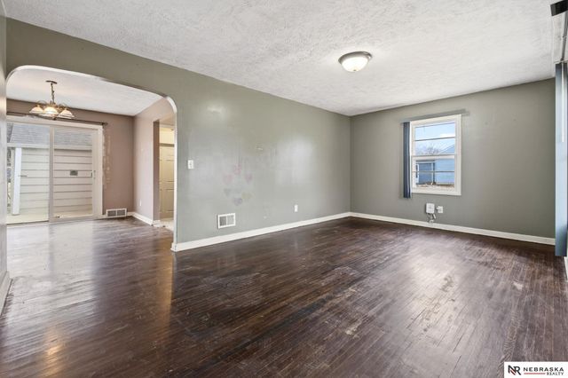 3337 Martin Avenue, Omaha, NE 68112