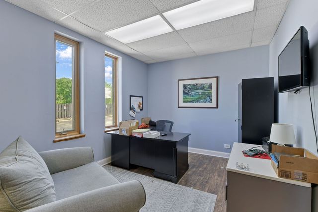 24 S Des Plaines River Road, Des Plaines, IL 60016