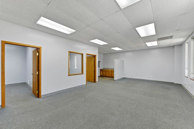 24 S Des Plaines River Road, Des Plaines, IL 60016