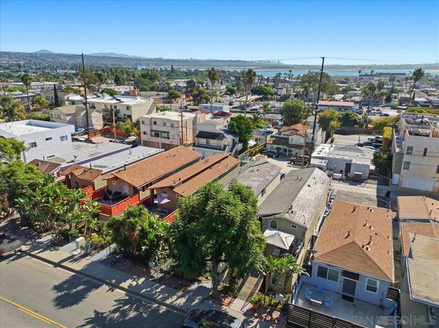 2033 Garnet Ave, San Diego, CA 92109