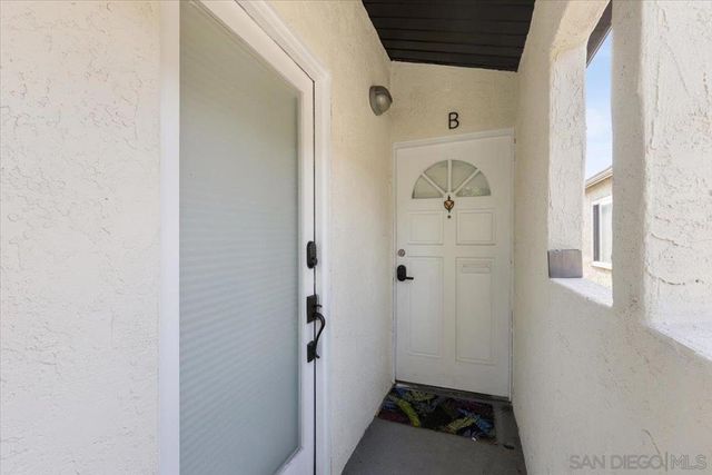 2033 Garnet Ave, San Diego, CA 92109