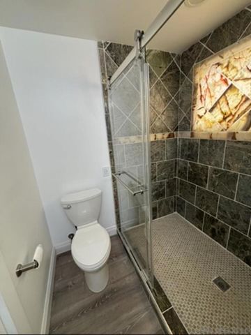 2033 Garnet Ave, San Diego, CA 92109