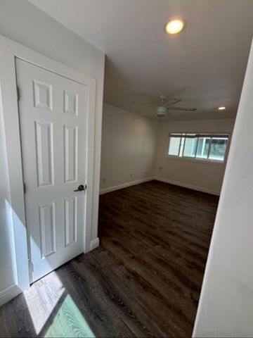 2033 Garnet Ave, San Diego, CA 92109