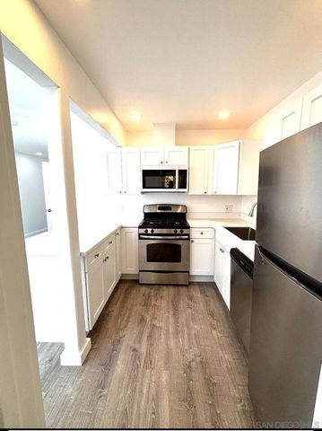 2033 Garnet Ave, San Diego, CA 92109