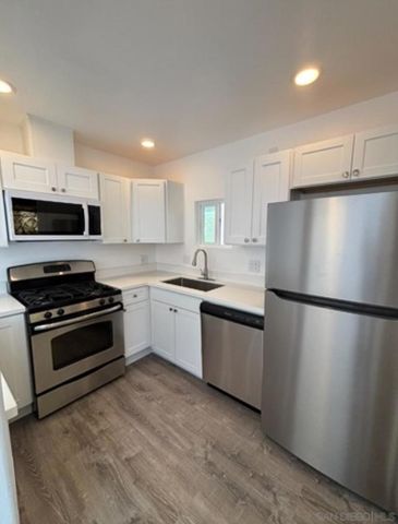 2033 Garnet Ave, San Diego, CA 92109