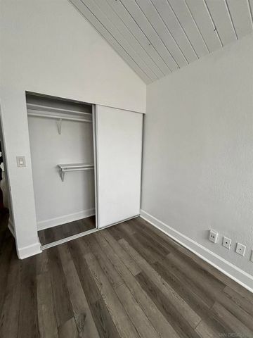 2033 Garnet Ave, San Diego, CA 92109