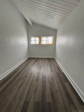 2033 Garnet Ave, San Diego, CA 92109