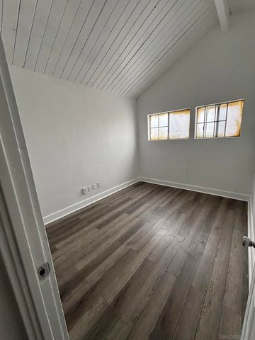 2033 Garnet Ave, San Diego, CA 92109