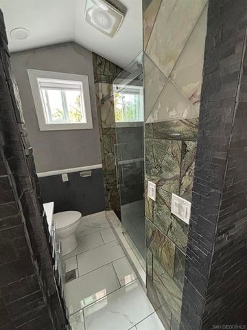 2033 Garnet Ave, San Diego, CA 92109