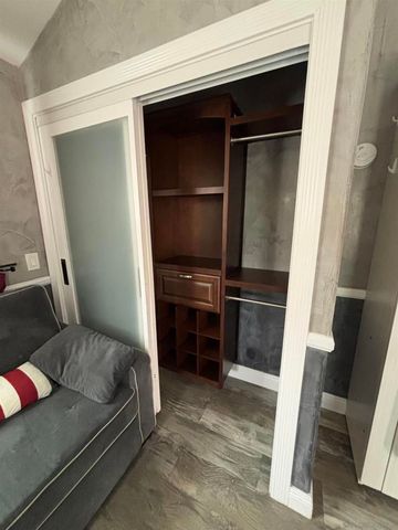 2033 Garnet Ave, San Diego, CA 92109