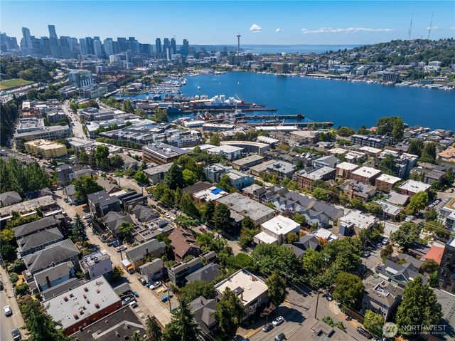 2038 Franklin Avenue E, Seattle, WA 98102