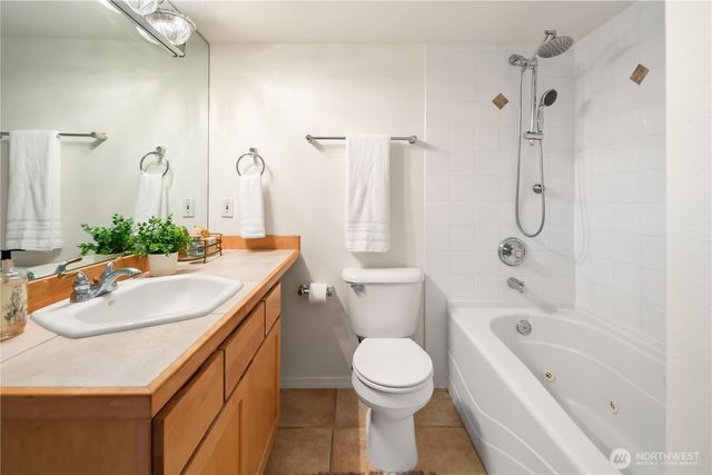 2038 Franklin Avenue E, Seattle, WA 98102