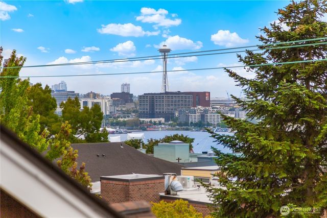 2038 Franklin Avenue E, Seattle, WA 98102