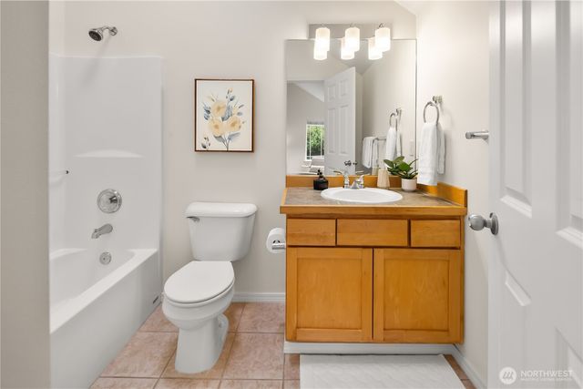 2038 Franklin Avenue E, Seattle, WA 98102