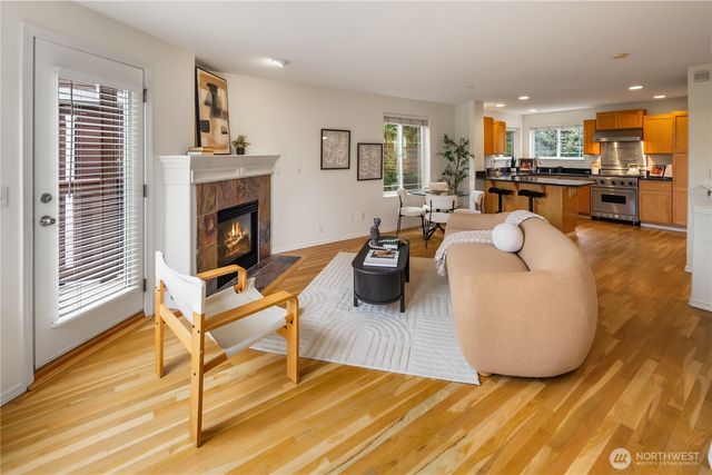 2038 Franklin Avenue E, Seattle, WA 98102