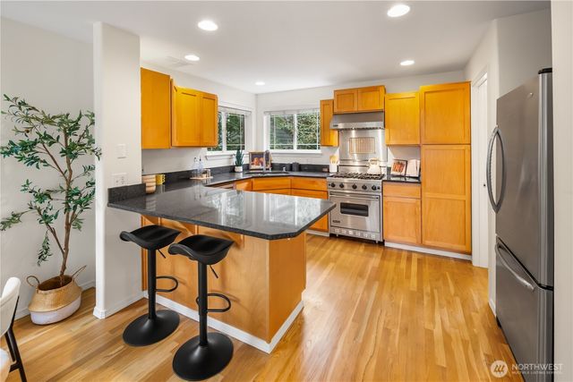 2038 Franklin Avenue E, Seattle, WA 98102