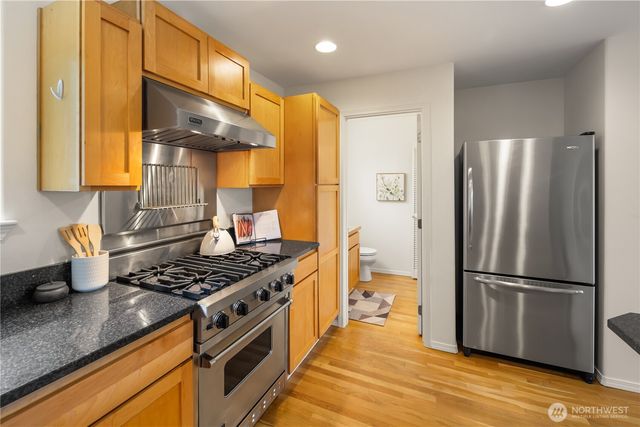2038 Franklin Avenue E, Seattle, WA 98102