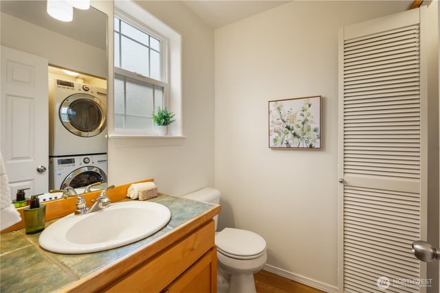 2038 Franklin Avenue E, Seattle, WA 98102