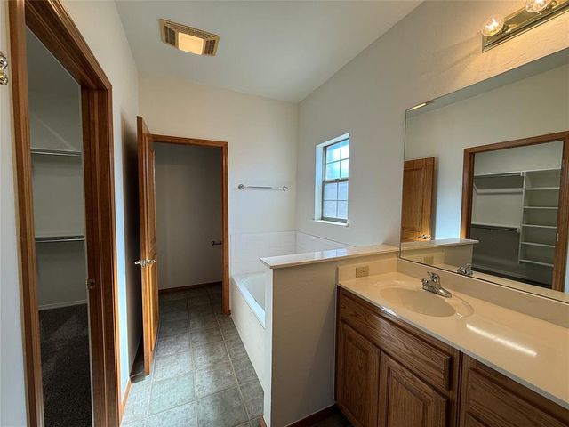 11413 NW 117th Court, Yukon, OK 73099