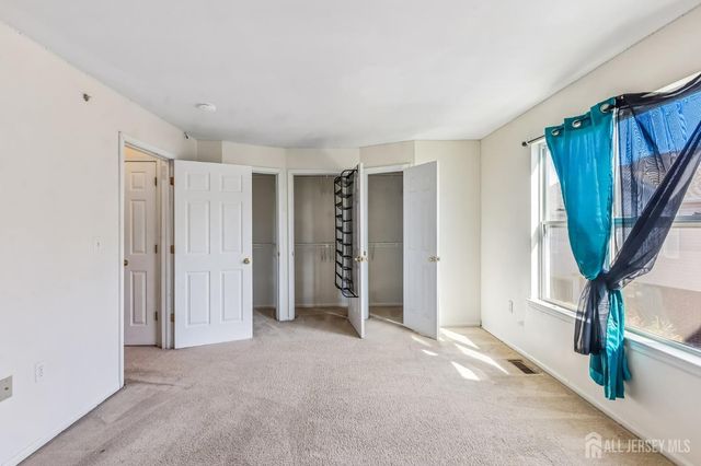 544 Great Beds Court, Perth Amboy, NJ 08861