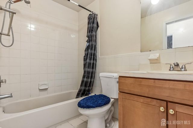 544 Great Beds Court, Perth Amboy, NJ 08861