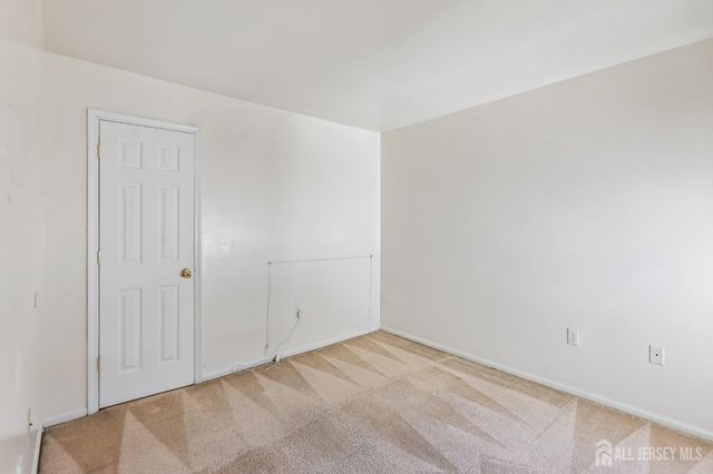 544 Great Beds Court, Perth Amboy, NJ 08861