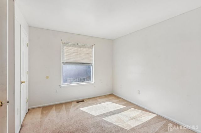 544 Great Beds Court, Perth Amboy, NJ 08861