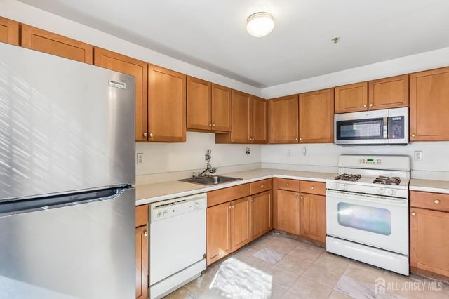 544 Great Beds Court, Perth Amboy, NJ 08861