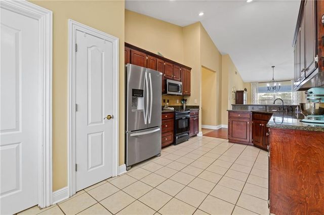 9658 Polo Place Circle, Mobile, AL 36695