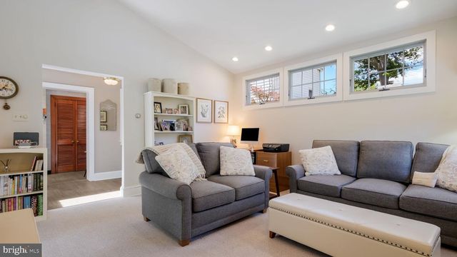 113 IRON HILL RD, Doylestown, PA 18901