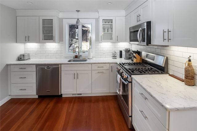 1 Conrad Court, Newport, RI 02840