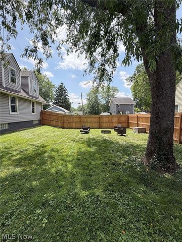 1521 24th Street NE, Canton, OH 44714