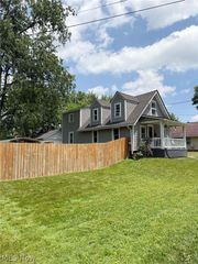 1521 24th Street NE, Canton, OH 44714