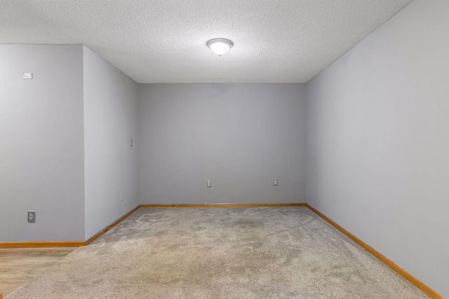 109 South Drive D, Circle Pines, MN 55014