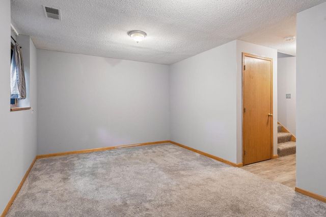 109 South Drive D, Circle Pines, MN 55014