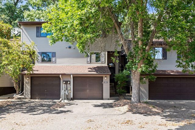 109 South Drive D, Circle Pines, MN 55014