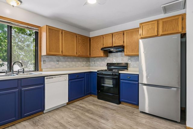 109 South Drive D, Circle Pines, MN 55014
