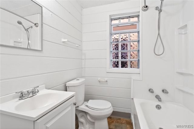 76 Vernon Place, Buffalo, NY 14214