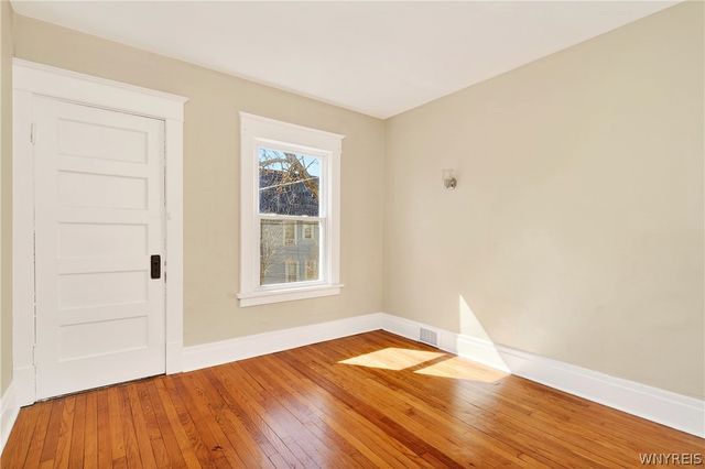 76 Vernon Place, Buffalo, NY 14214